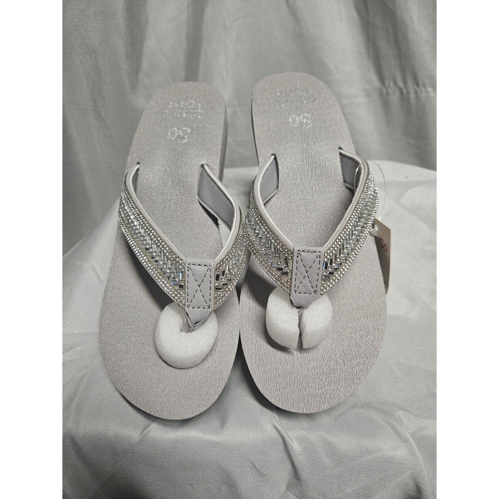 SO Bubblygrey Women Grey Rhinestone Embellished Wedge Flip Flop Sandals  M 7-8 - Picture 4 of 7